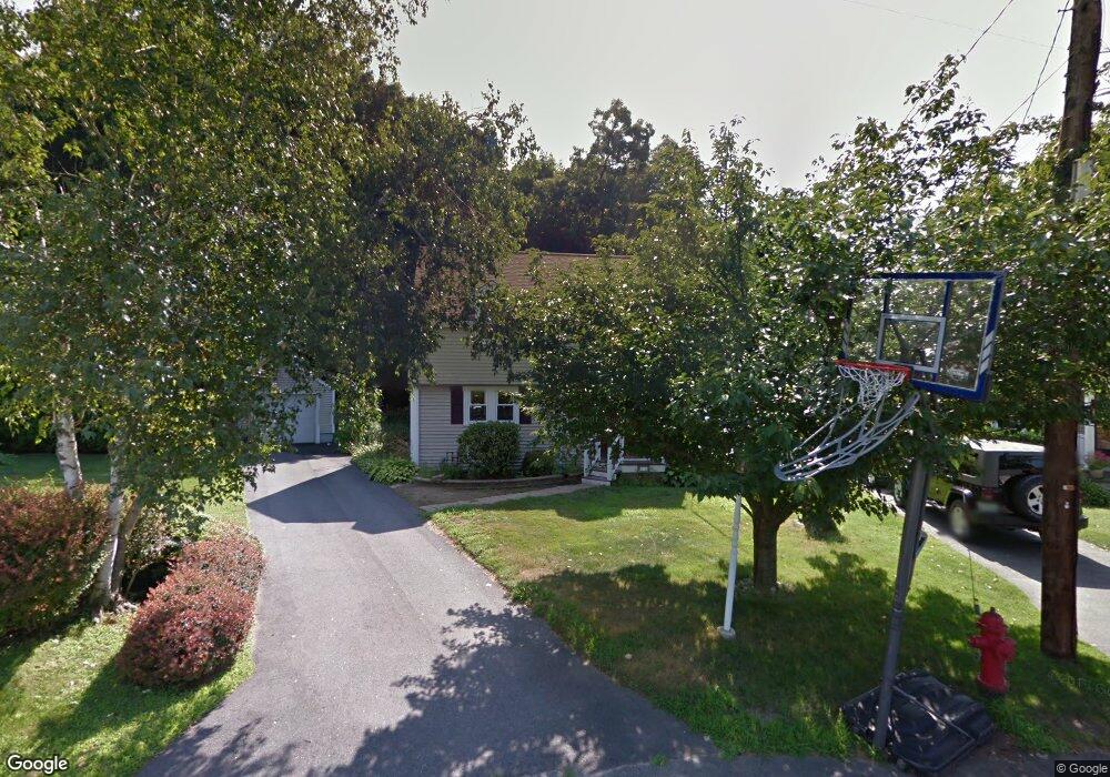 11 Hilltop Cir, Woburn, MA 01801 - photo 1