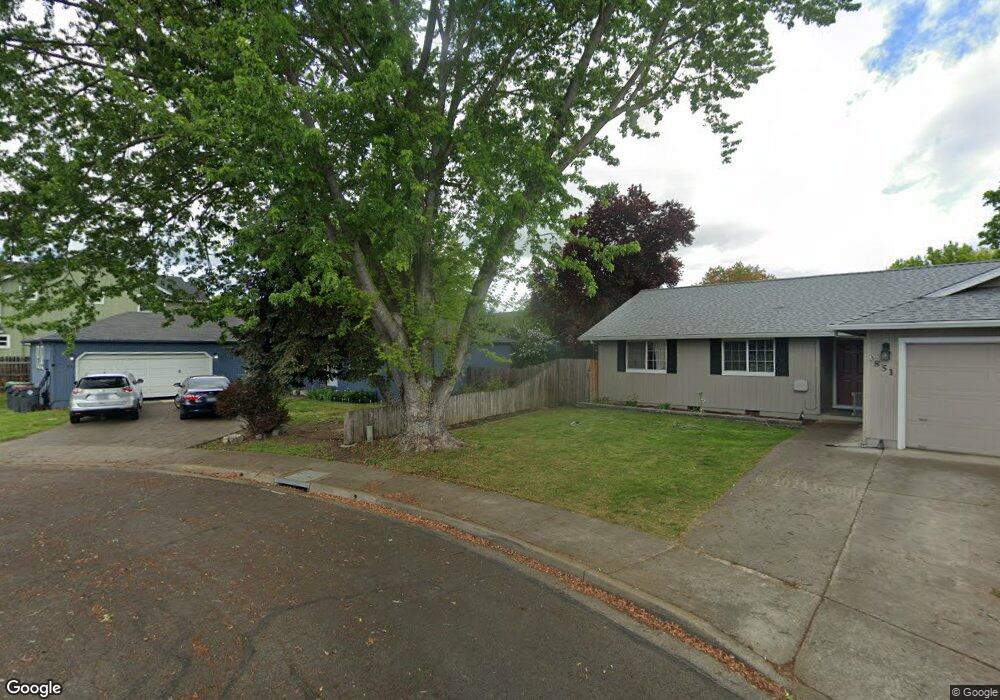 841 Juanita Way, Central Point, OR 97502 - photo 1