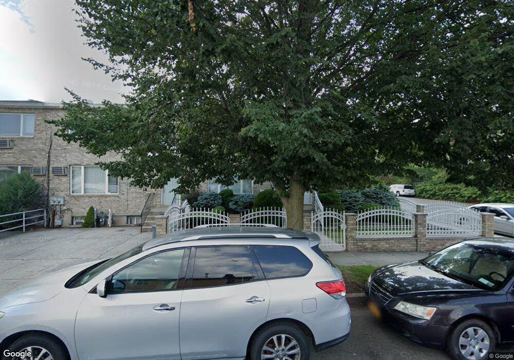 15604 76th St, Jamaica, NY 11414 - photo 1