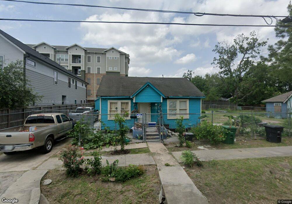 303 Neyland St, Houston, TX 77022 - photo 1