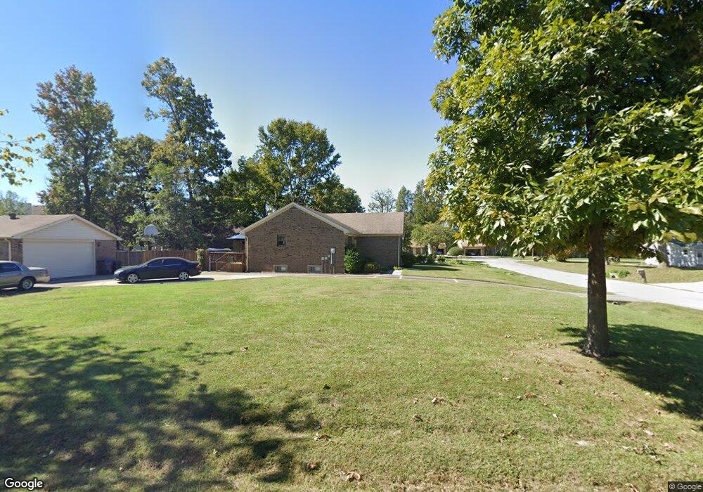 7520 Newton Ct, Louisville, KY 40228 - photo 1