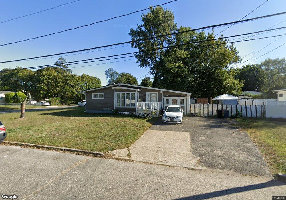 34 Magnolia St, Central Islip, NY 11722 - photo 1