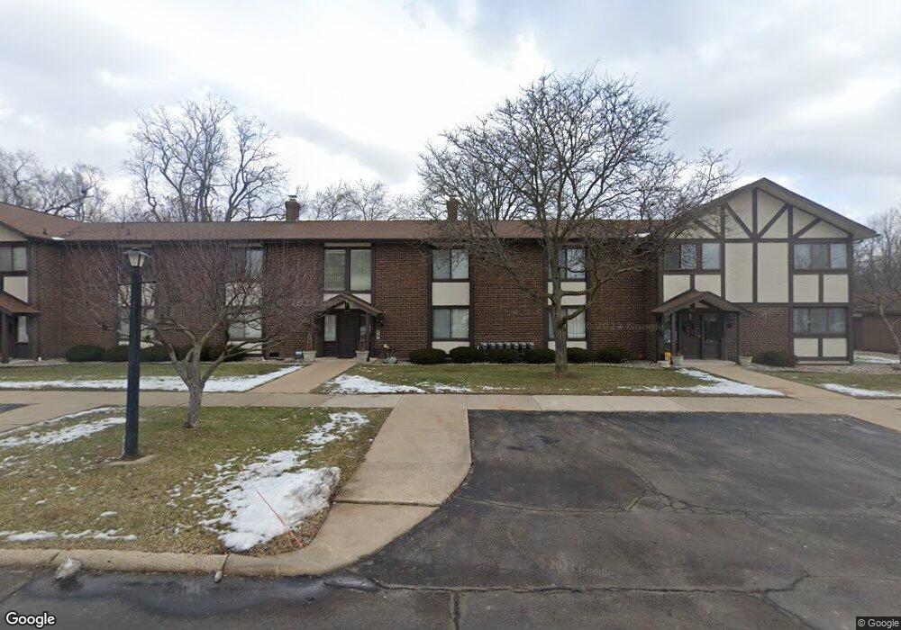 3806 Wroxton Dr, Flint, MI 48532 - photo 1