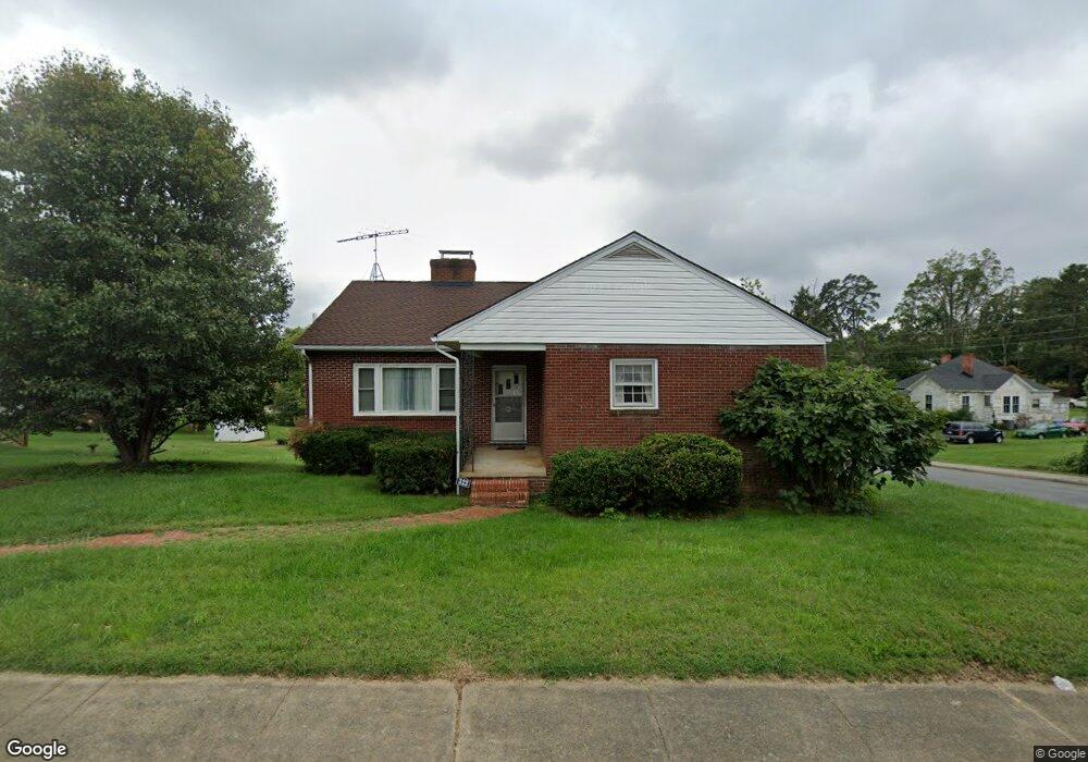 322 W Main St, Louisa, VA 23093 - photo 1