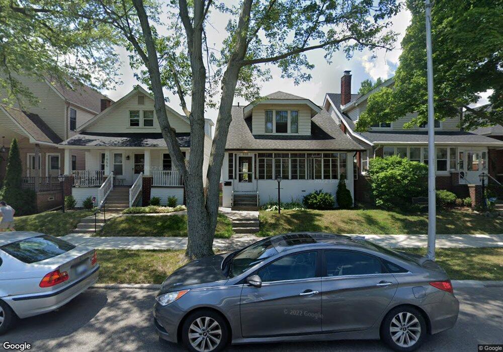 1059 Lakepointe St, Grosse Pointe Park, MI 48230 - photo 1