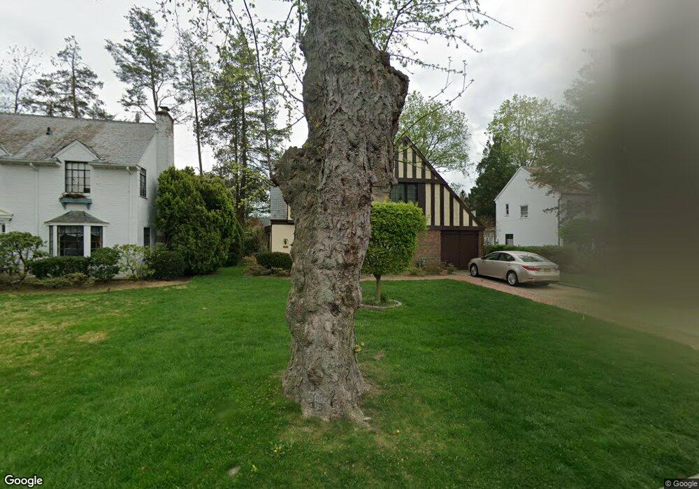 18 Andrew Rd, Manhasset, NY 11030 - photo 1