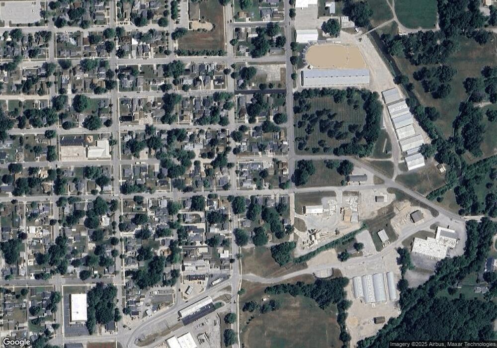 1204 S Cedar St, Auburn, IN 46706 - photo 1