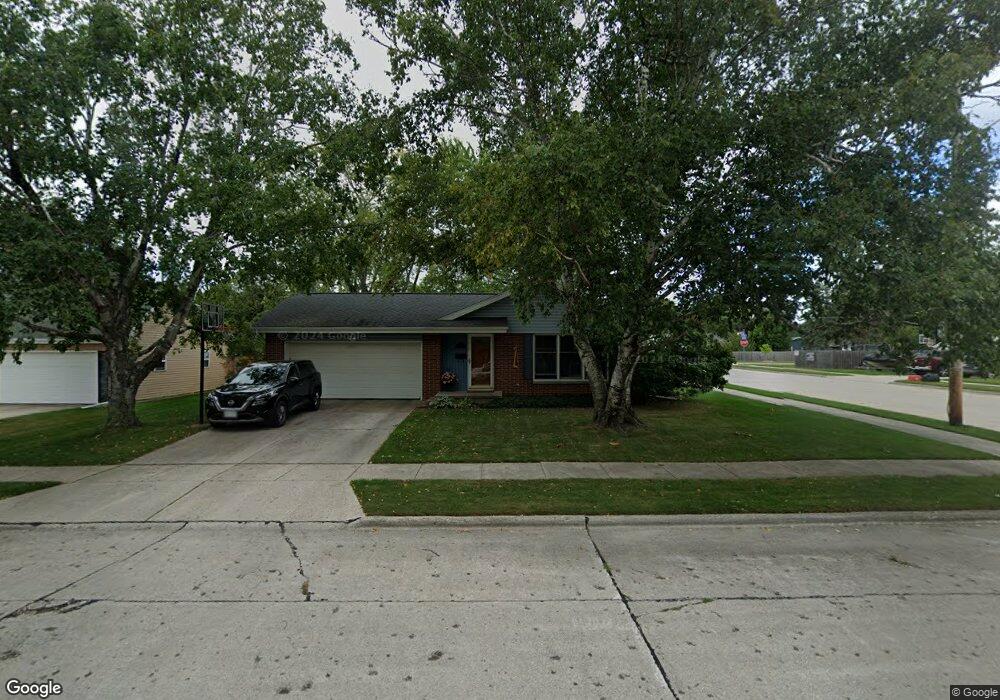 1618 Miriam Rd, Manitowoc, WI 54220 - photo 1