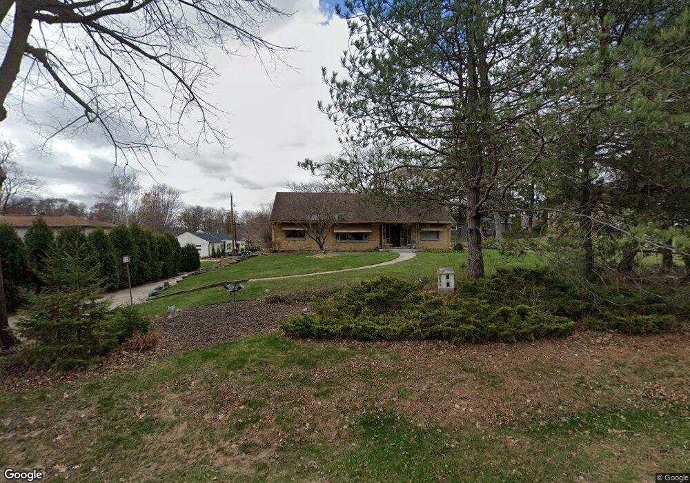 1405 N 124th St, Elm Grove, WI 53122 - photo 1