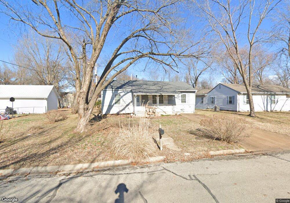 2711 Kimball Ave, Parsons, KS 67357 - photo 1