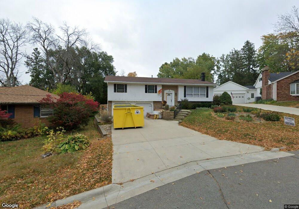 318 W 13th St S, Newton, IA 50208 - photo 1