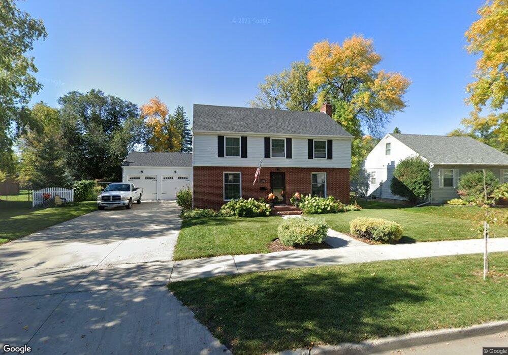 1202 S 9th St, Grand Forks, ND 58201 - photo 1