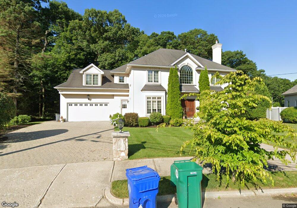 17 Village Cir, Newton Center, MA 02459 - photo 1