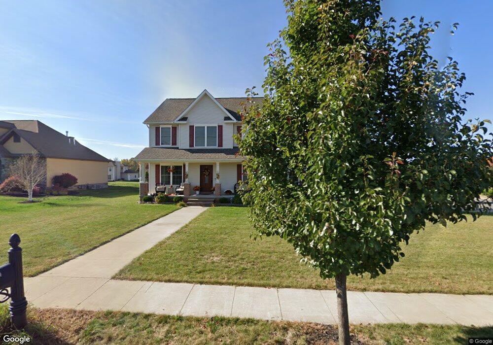 421 Champion Cir, Throop, PA 18512 - photo 1