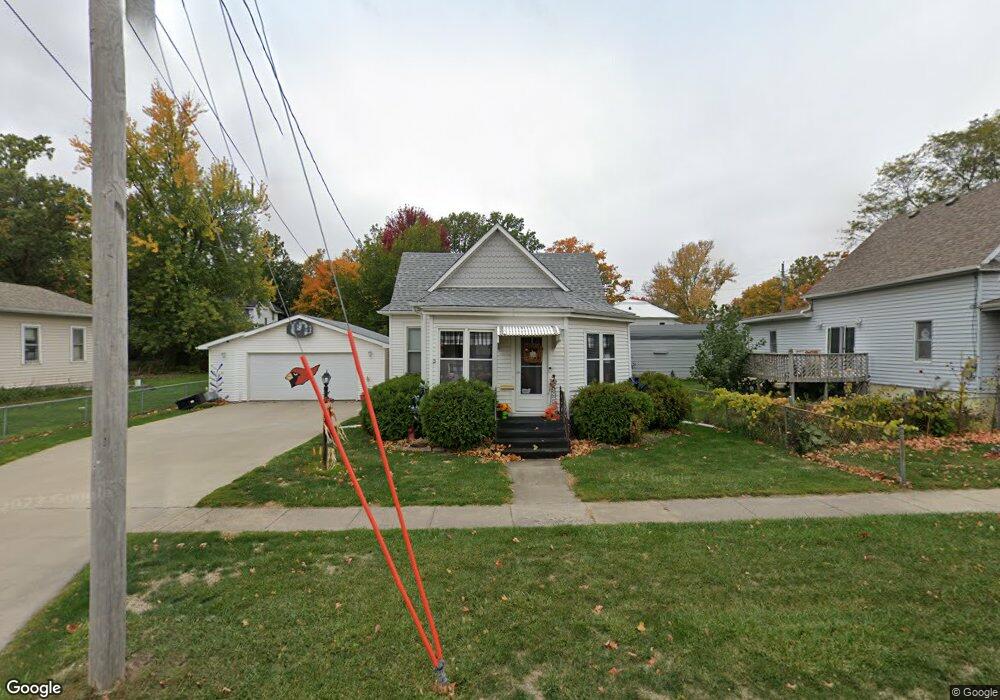 609 W 4th St S, Newton, IA 50208 - photo 1