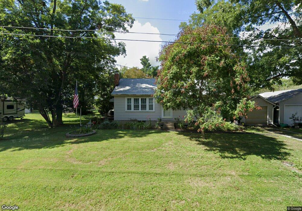 202 S Walnut St, Freeburg, IL 62243 - photo 1