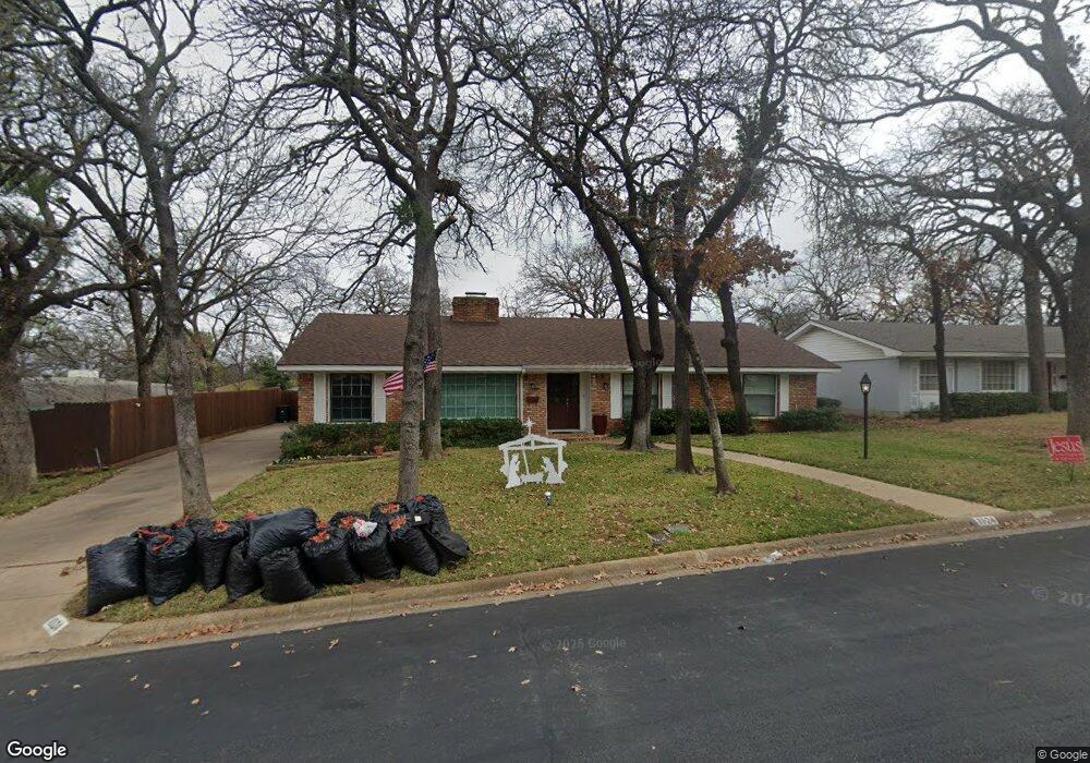 1124 Forest Oaks Ln, Hurst, TX 76053 - photo 1