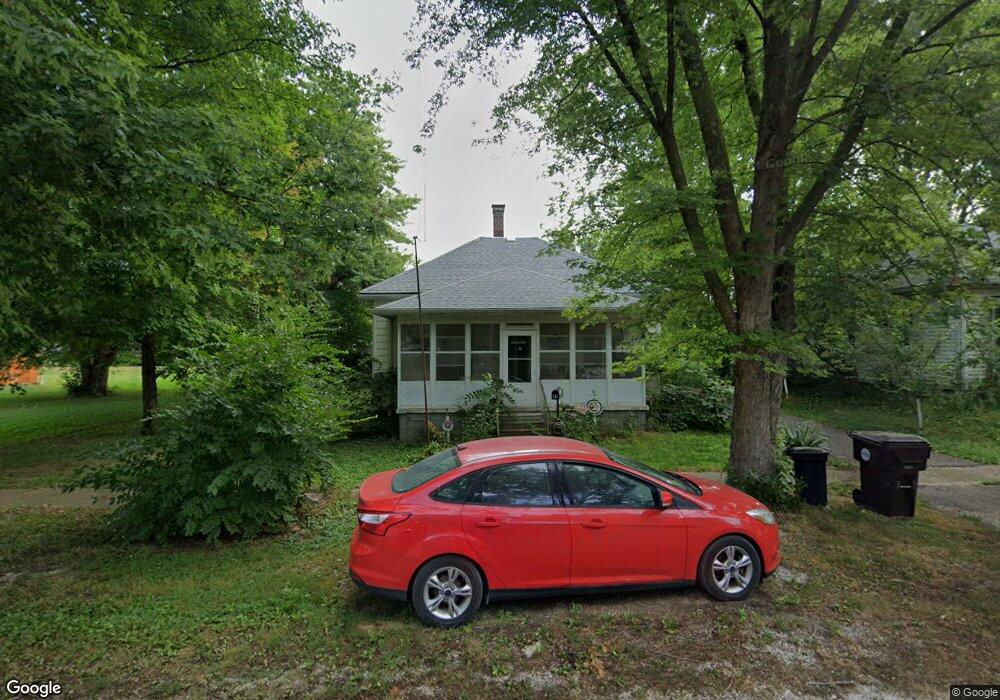 131 W Washington St, Virginia, IL 62691 - photo 1