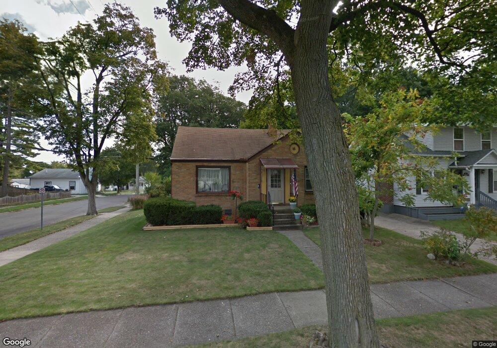 2403 Strathmore Rd, Lansing, MI 48910 - photo 1