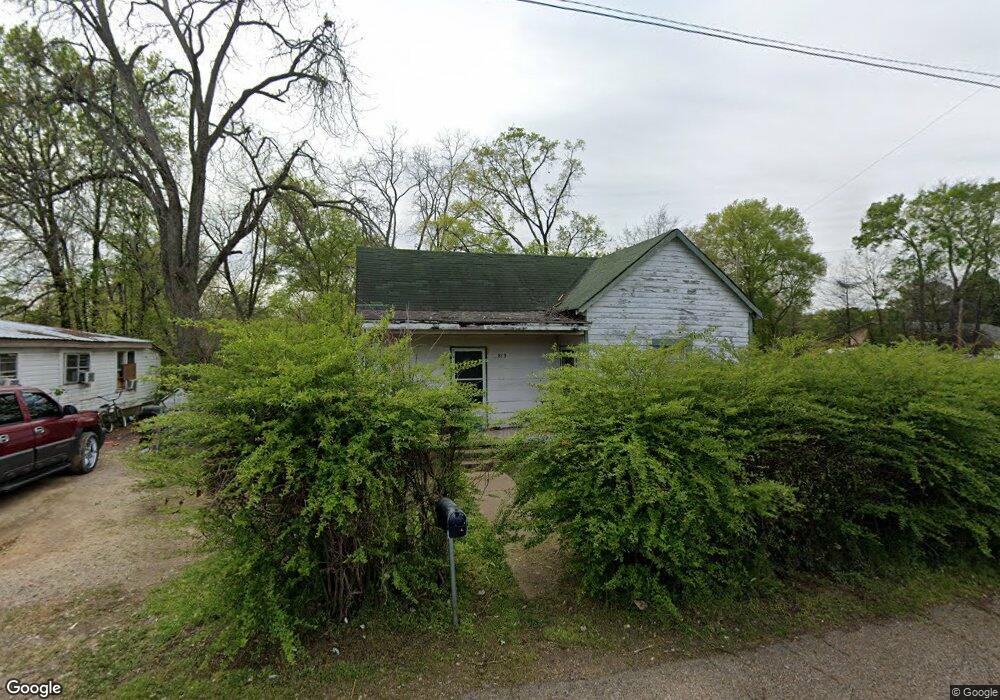 819 Railroad St, Columbus, MS 39701 - photo 1