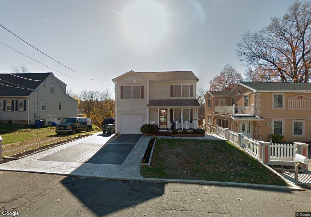 231 Saunders Ave, Bridgeport, CT 06606 - photo 1