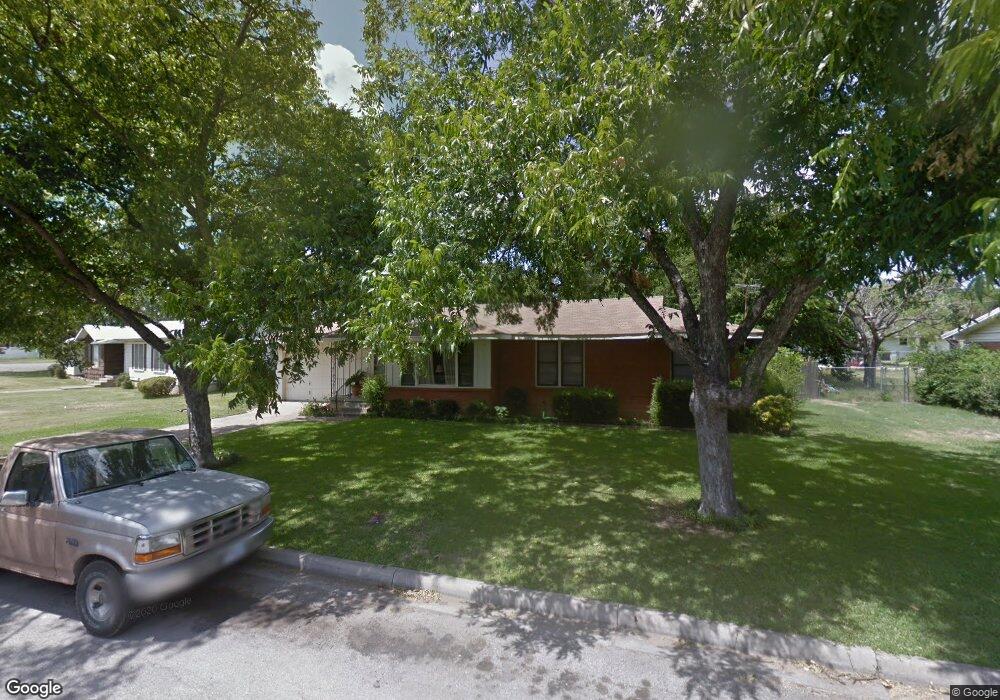 210 Circle Dr, Cleburne, TX 76033 - photo 1