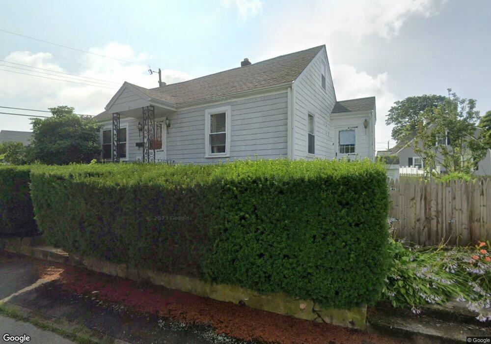 28 Tremont St, South Dartmouth, MA 02748 - photo 1