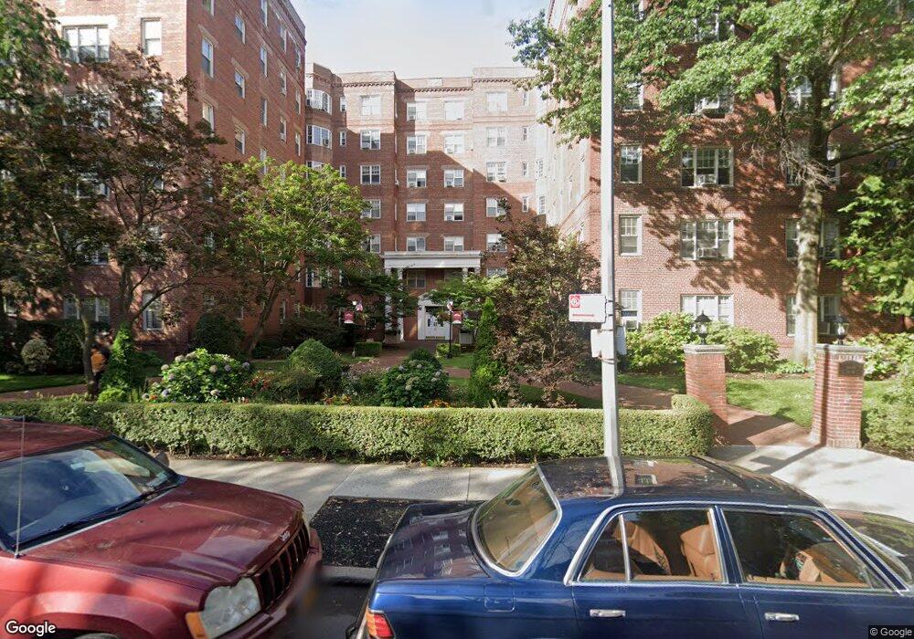 7636 113th St unit 3T, Forest Hills, NY 11375 - photo 1