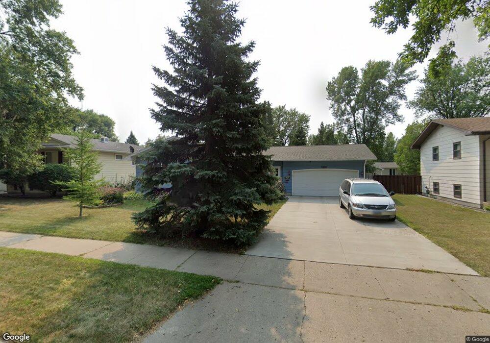 1815 20th Ave S, Grand Forks, ND 58201 - photo 1