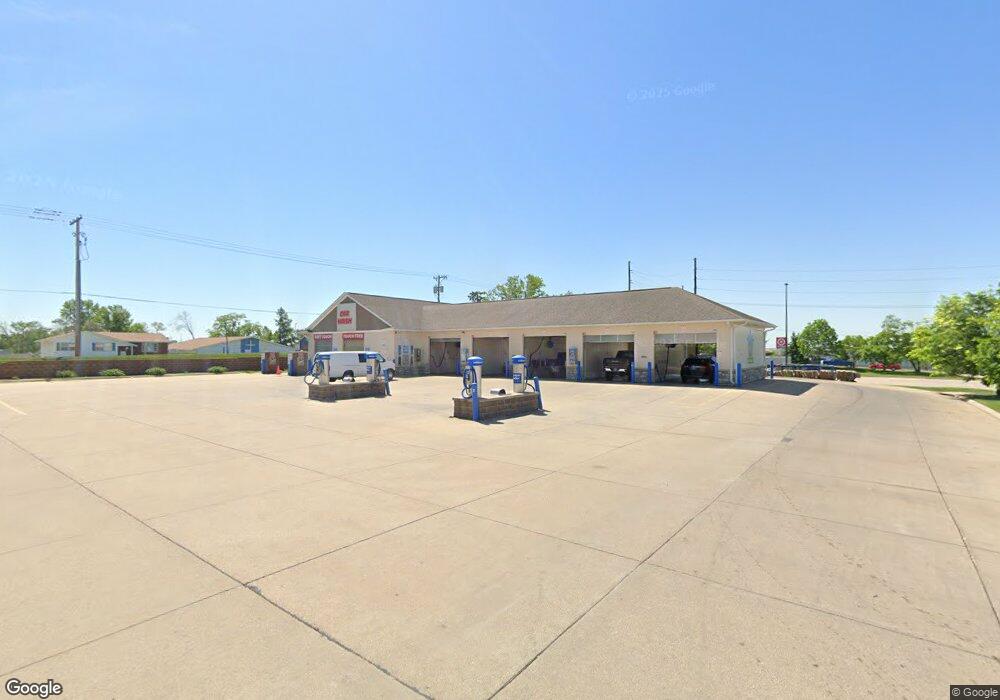 3130 Edgewood Rd SW, Cedar Rapids, IA 52404 - photo 1