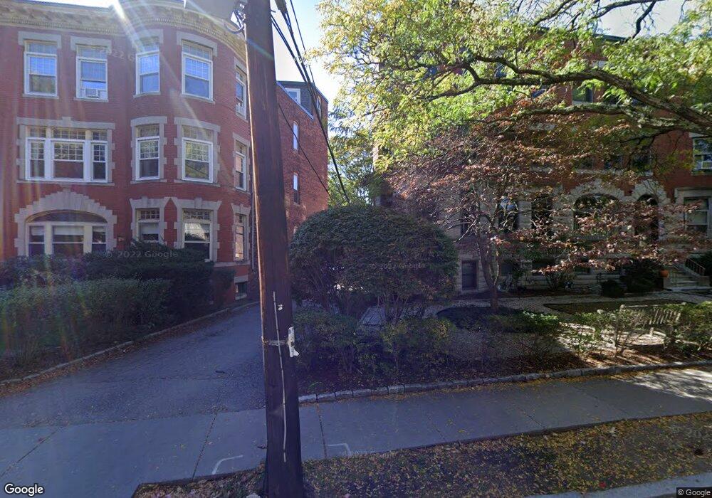 9 Clinton Path unit 3, Brookline, MA 02445 - photo 1