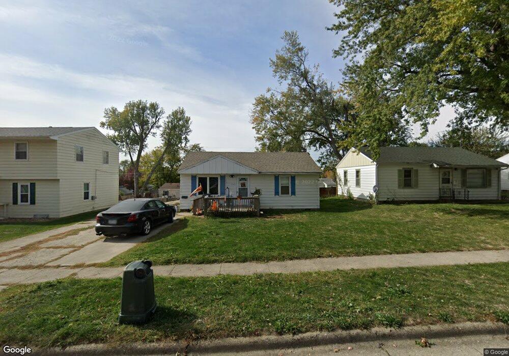 703 E 24th St S, Newton, IA 50208 - photo 1