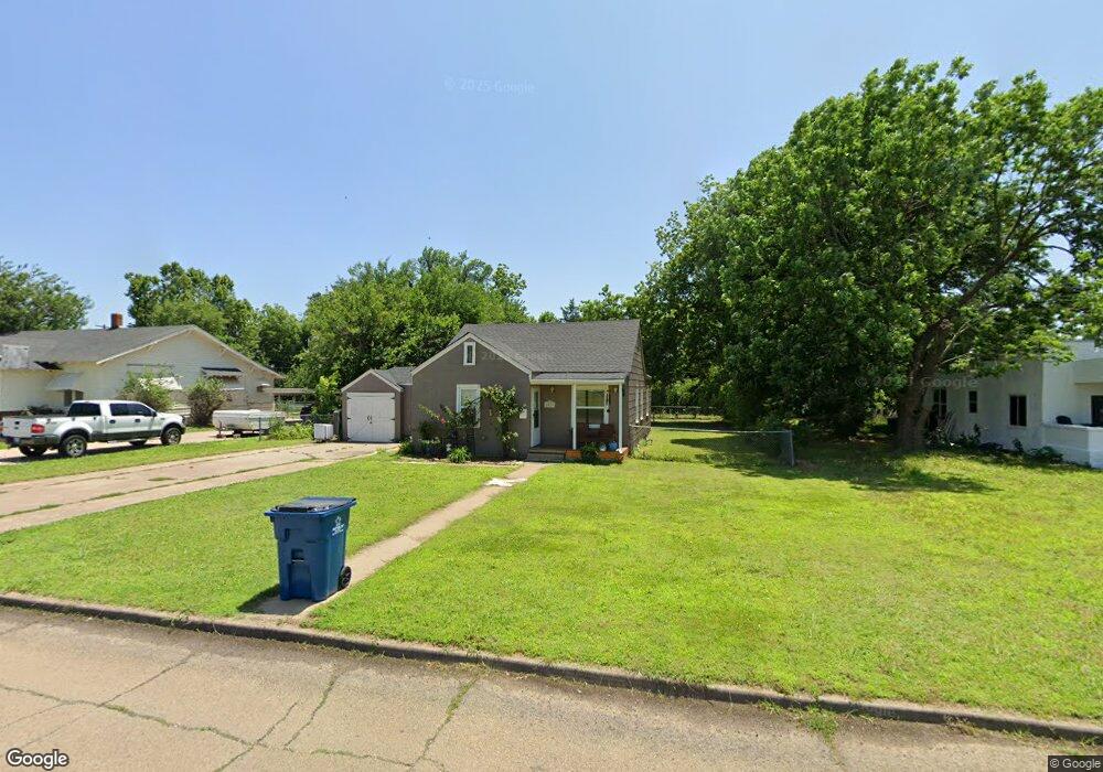 1027 E 3rd St, Cushing, OK 74023 - photo 1
