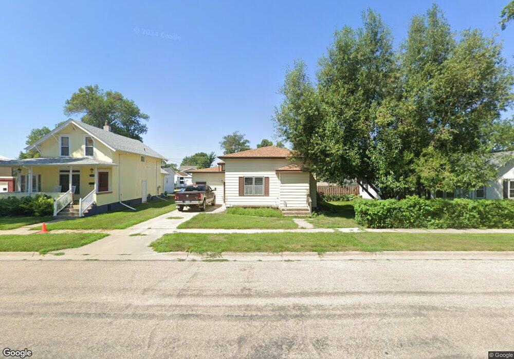 721 2nd Ave NW, Jamestown, ND 58401 - photo 1