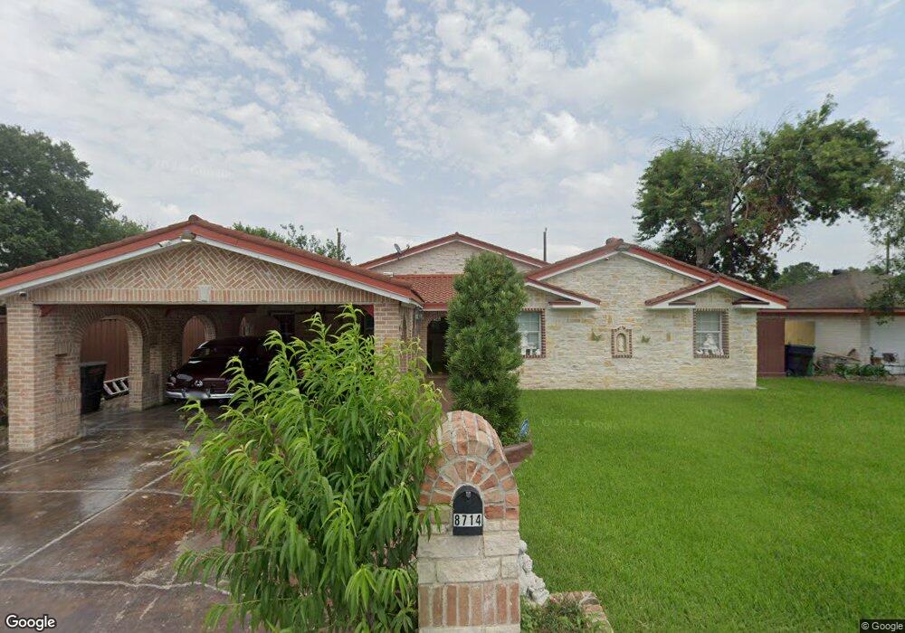 8714 Rutherford Ln, Houston, TX 77088 - photo 1