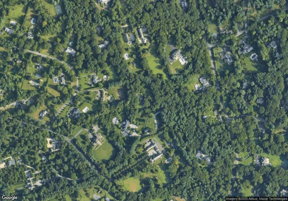 1083 Wolver Hollow Rd, Oyster Bay, NY 11771 - photo 1