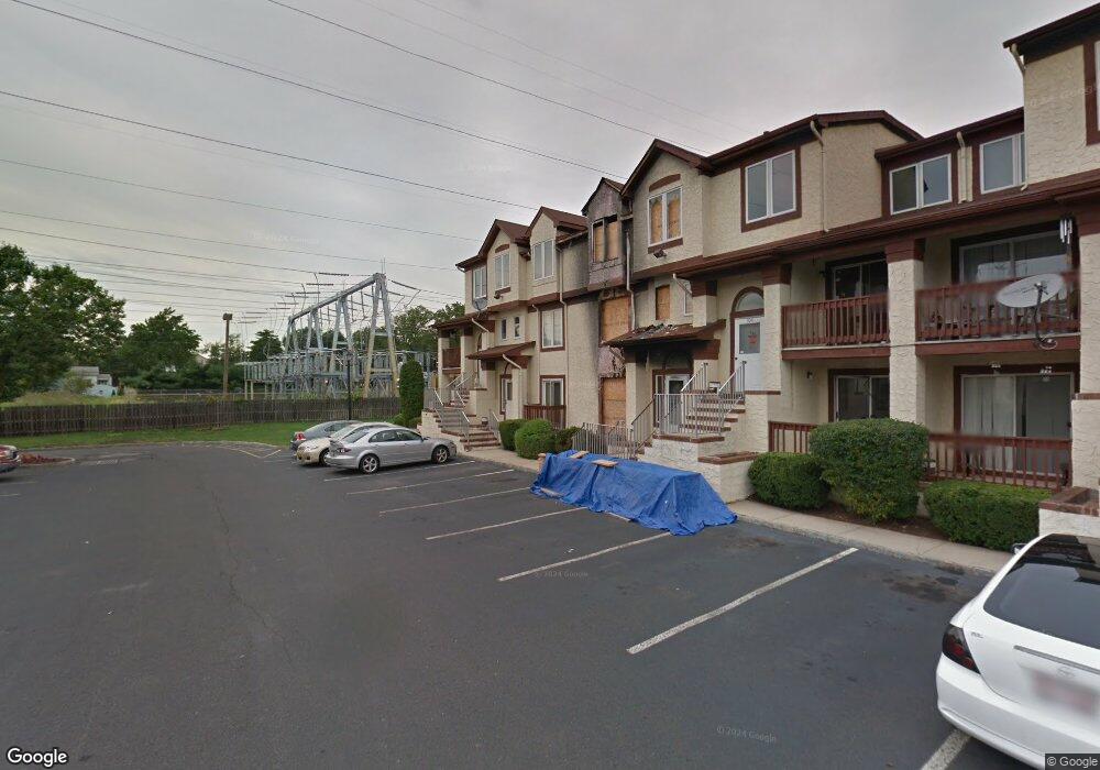 105 Michaels Ct, Woodbridge, NJ 07095 - photo 1