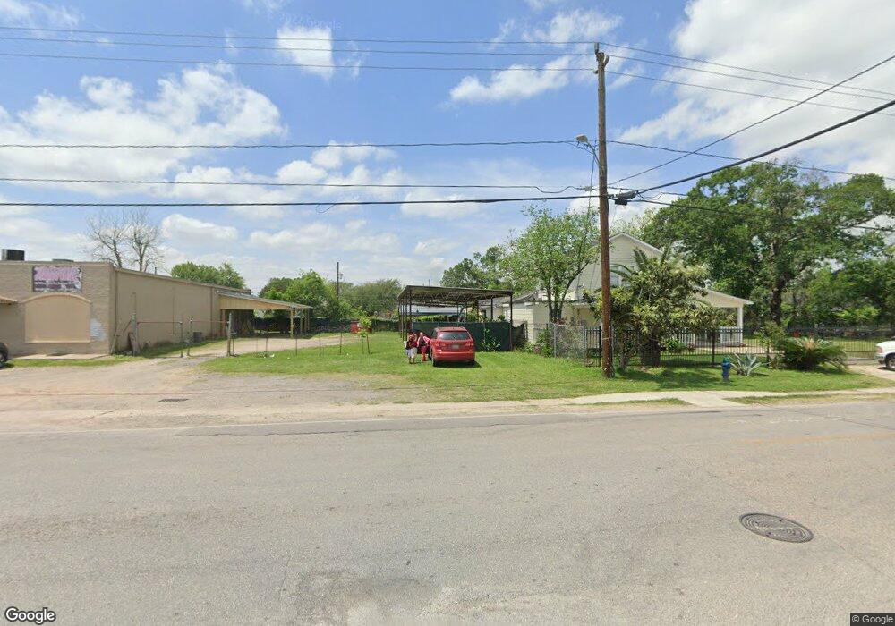 305 Charles Rd, Houston, TX 77076 - photo 1