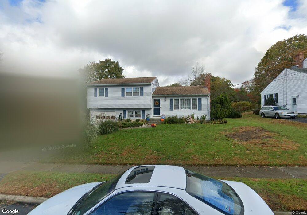 24 Mohegan Rd, Groton, CT 06340 - photo 1