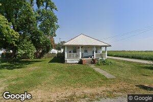 527 E Clay St, Roodhouse, IL 62082