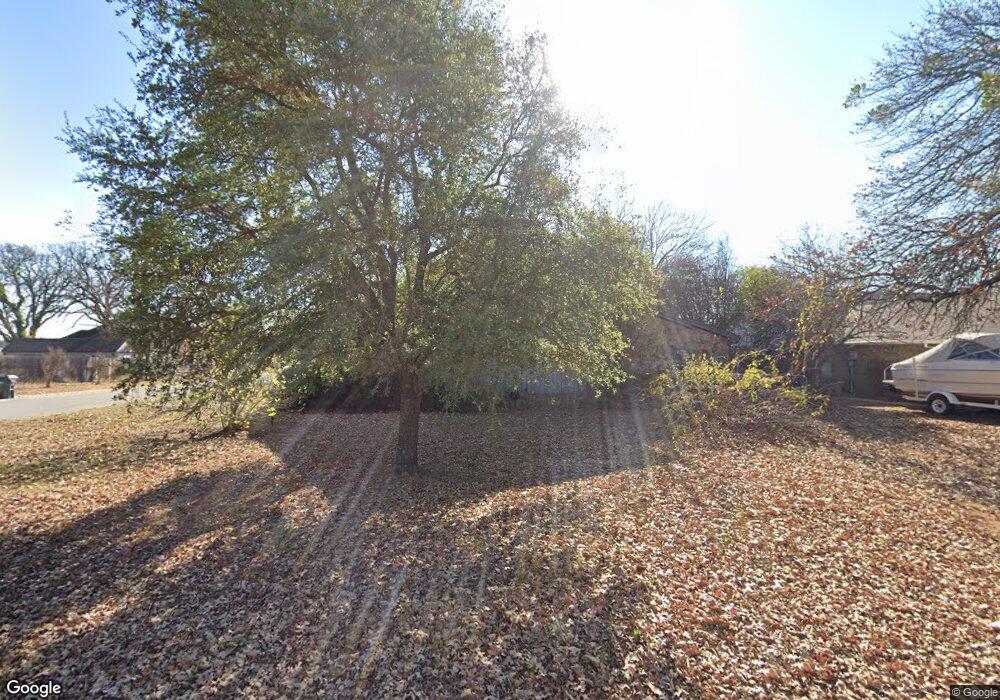 1649 Oak Leaf Cir, Ardmore, OK 73401 - photo 1