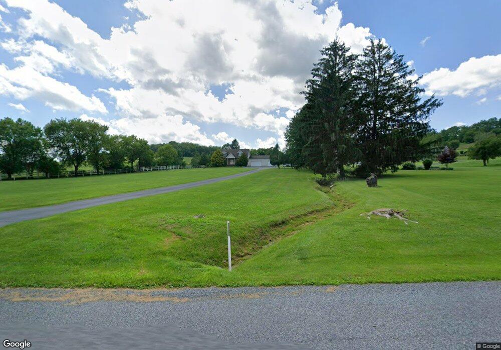 831 Bushkill Dr, Bath, PA 18014 - photo 1