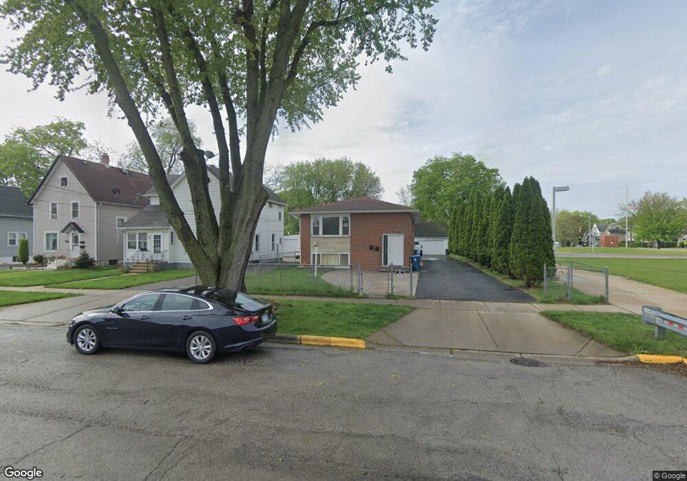 716 W New York St, Aurora, IL 60506 - photo 1