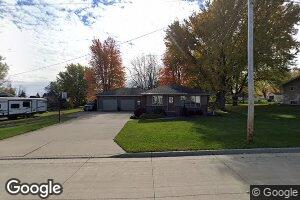 1620 2nd St, Hull, IA 51239