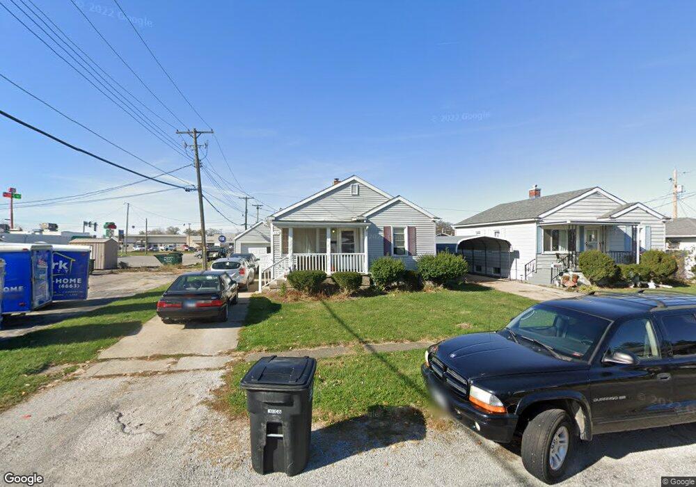 107 N Vine St, Effingham, IL 62401 - photo 1