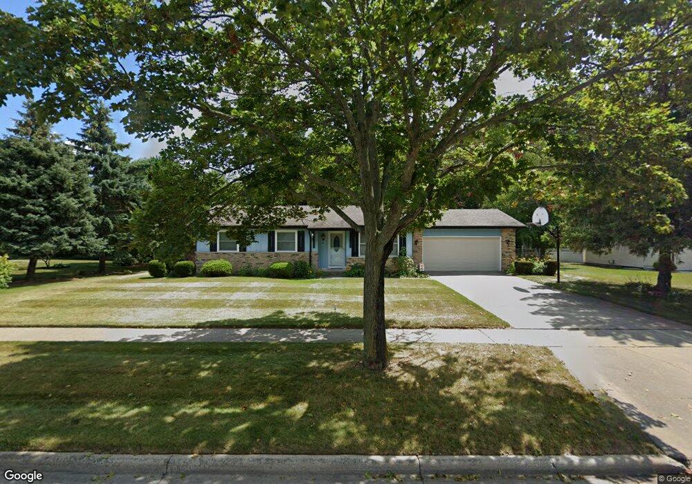 663 Franconian Dr E, Frankenmuth, MI 48734 - photo 1