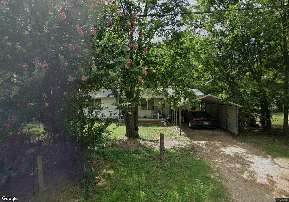 606 S E St, Hugo, OK 74743 - photo 1