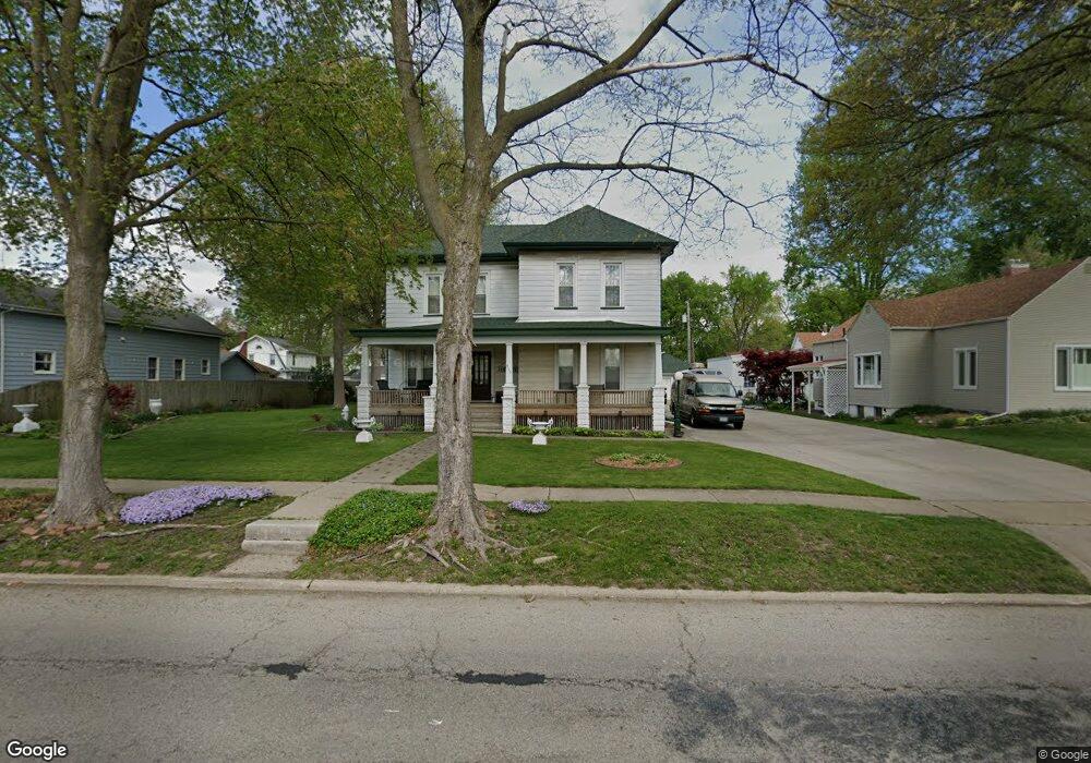 515 N Logan St, Lincoln, IL 62656 - photo 1