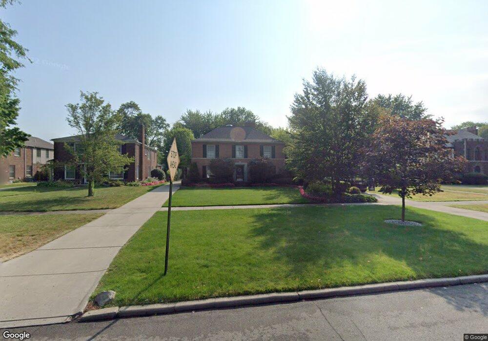 1360 Three Mile Dr, Grosse Pointe Park, MI 48230 - photo 1