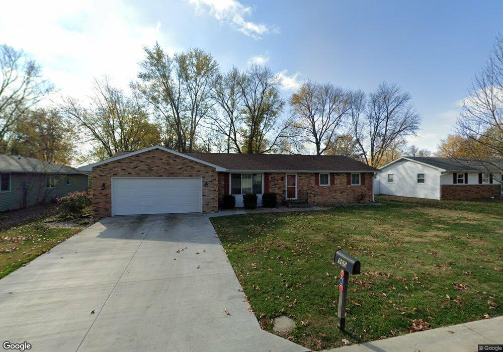 905 Flamingo Ave, Effingham, IL 62401 - photo 1